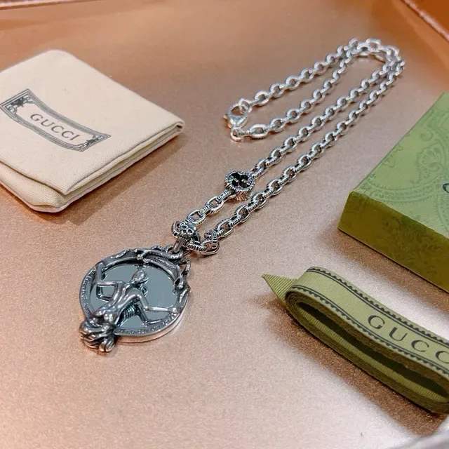 Gucci Silver-Toned Mythological Medallion Skull Chain Necklace 5