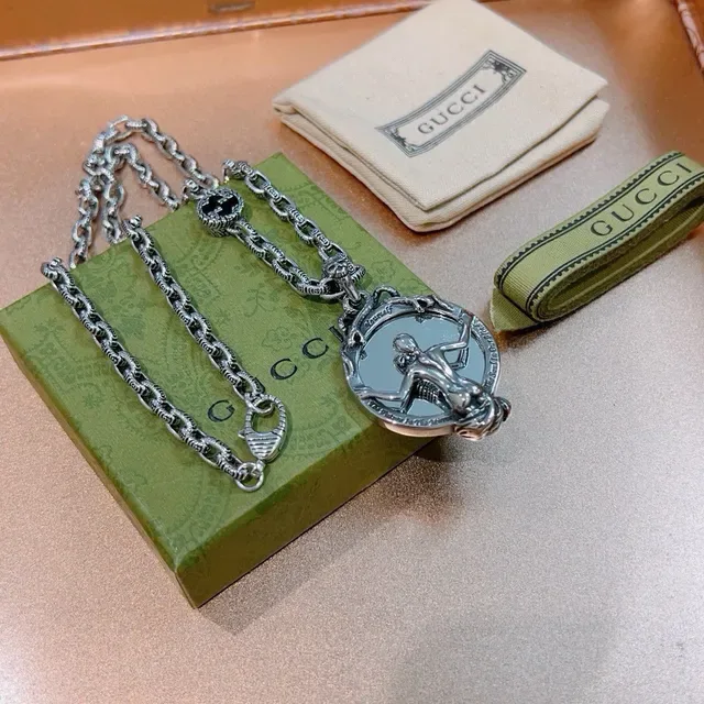 Gucci Silver-Toned Mythological Medallion Skull Chain Necklace 8