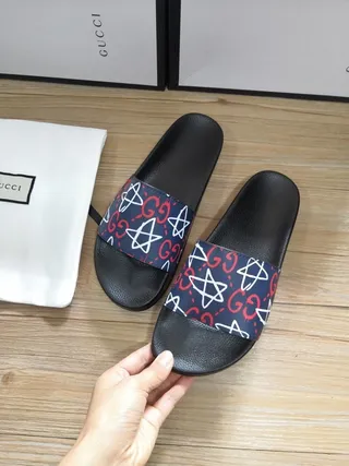 Gucci Slide काली और नेवी GG Star Print चप्पल 3