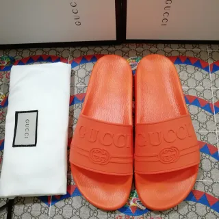 Gucci Slide नारंगी मोल्डेड रबर स्लिपर्स