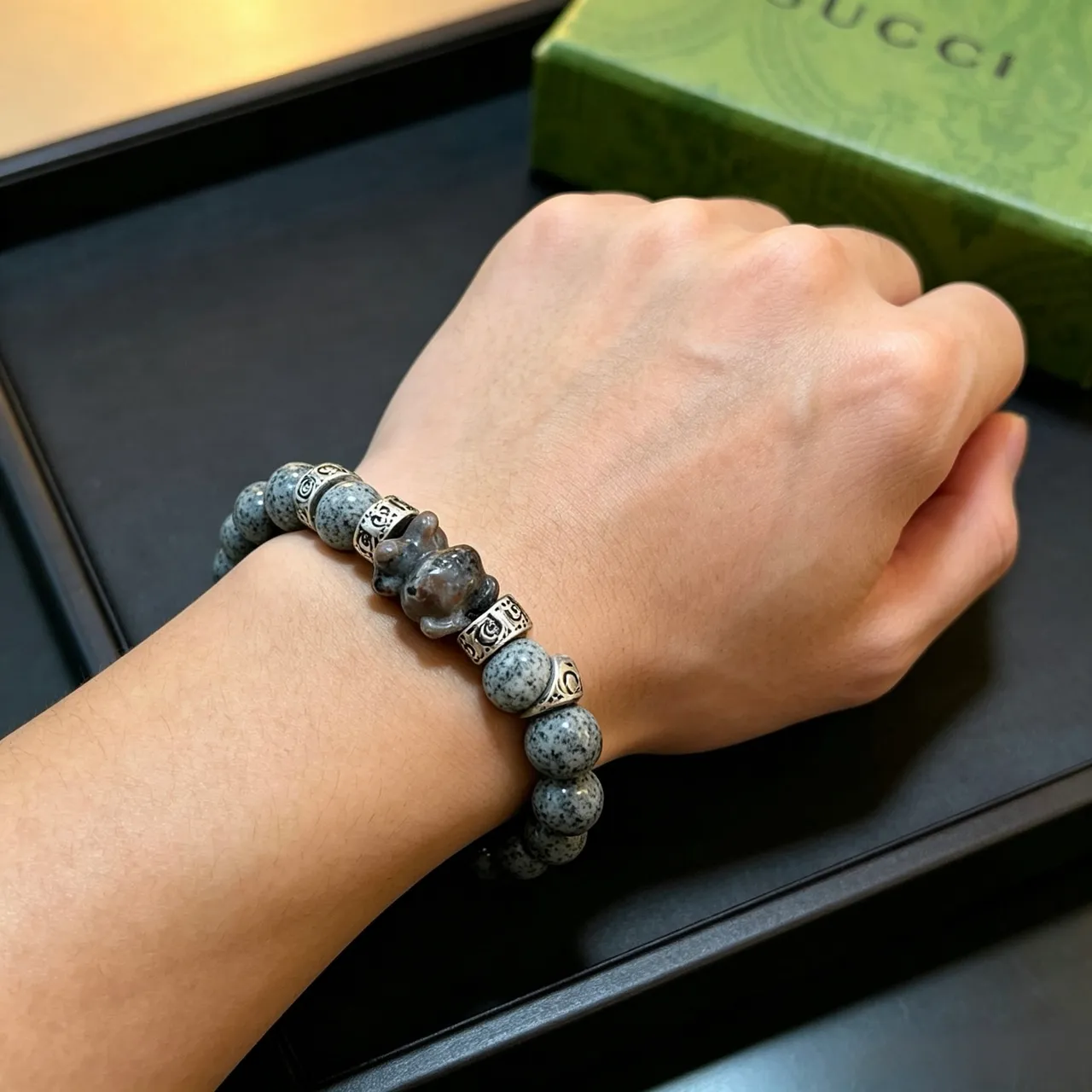 Gucci Speckled Stone and Silver-Tone Engraved Bead Bracelet 3