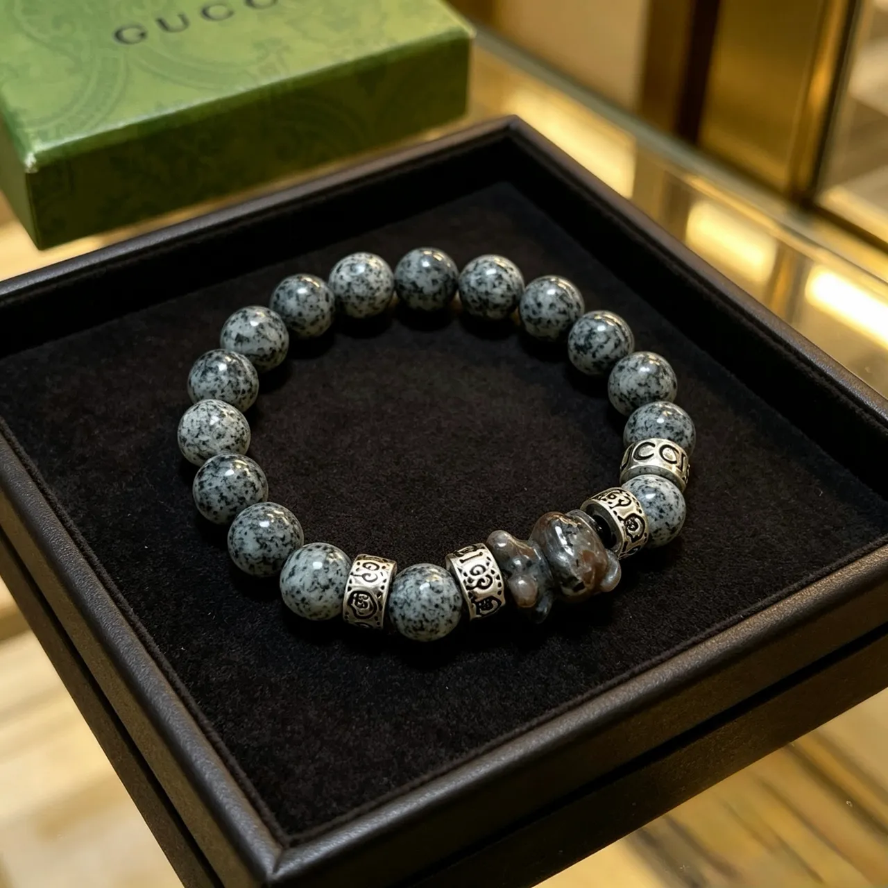 Gucci Speckled Stone and Silver-Tone Engraved Bead Bracelet 4