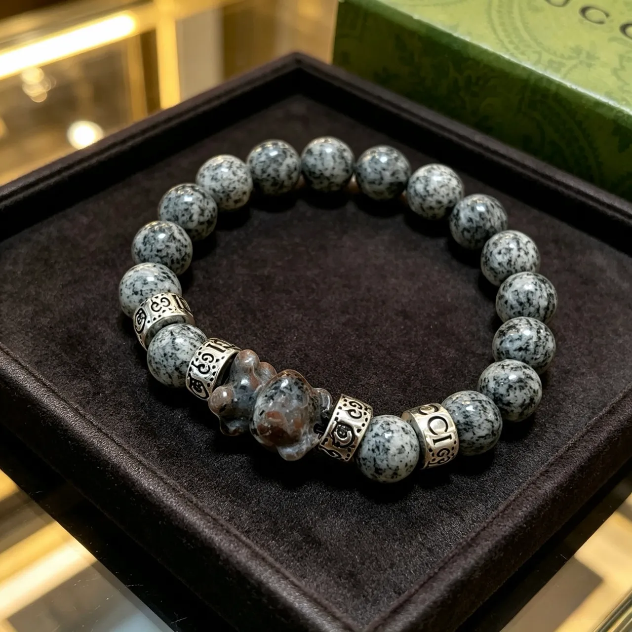 Gucci Speckled Stone and Silver-Tone Engraved Bead Bracelet 5