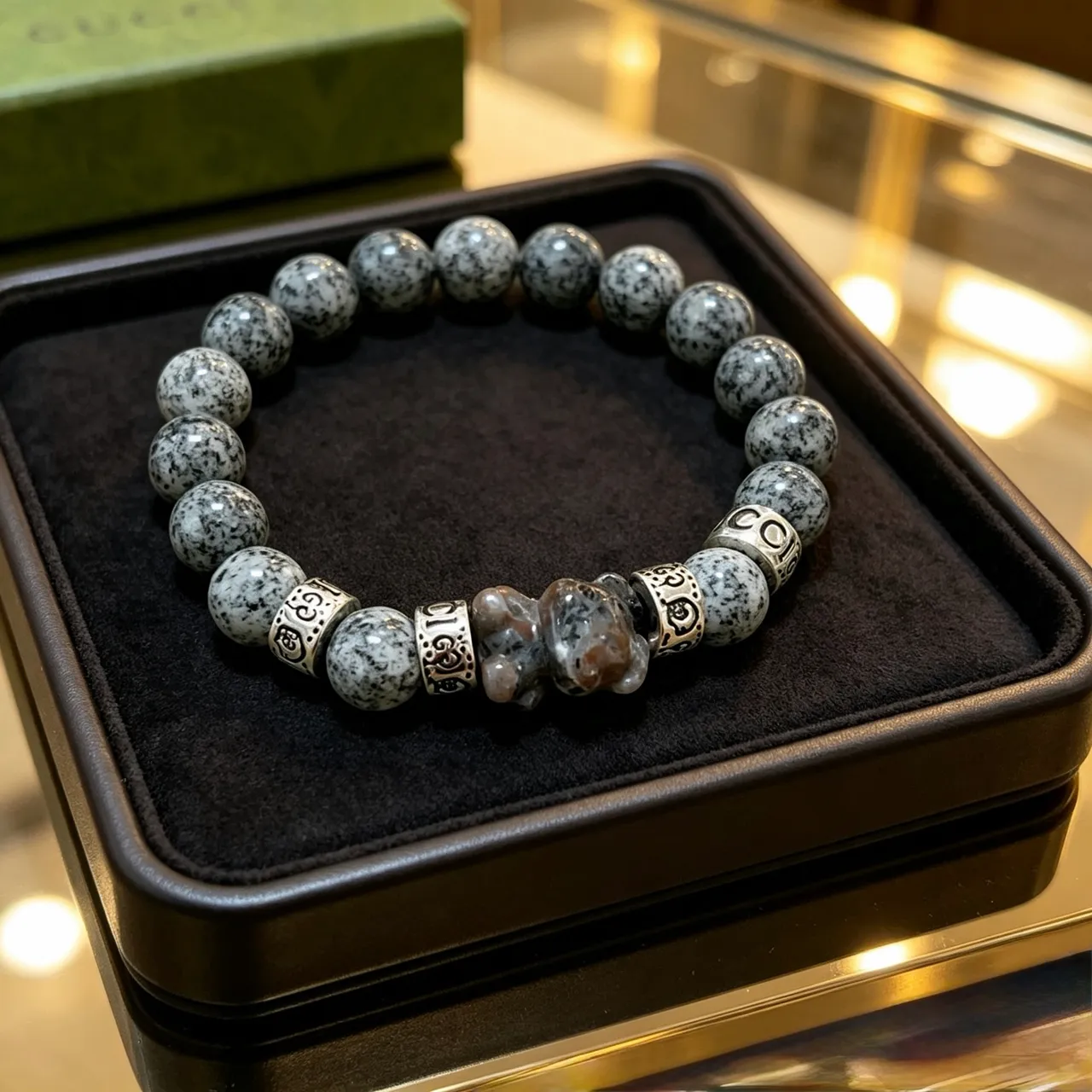 Gucci Speckled Stone and Silver-Tone Engraved Bead Bracelet 7