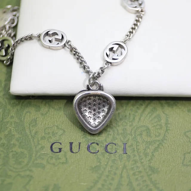 Gucci Charme Fraise Argent Chaîne Rouge à Maillons Charms G Entrelacés Bracelet 2