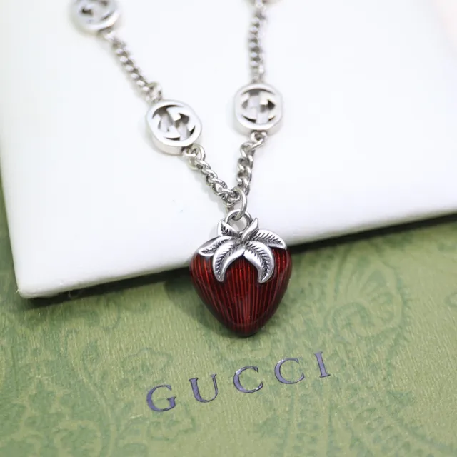 Gucci Charme Fraise Argent Chaîne Rouge à Maillons Charms G Entrelacés Bracelet 5
