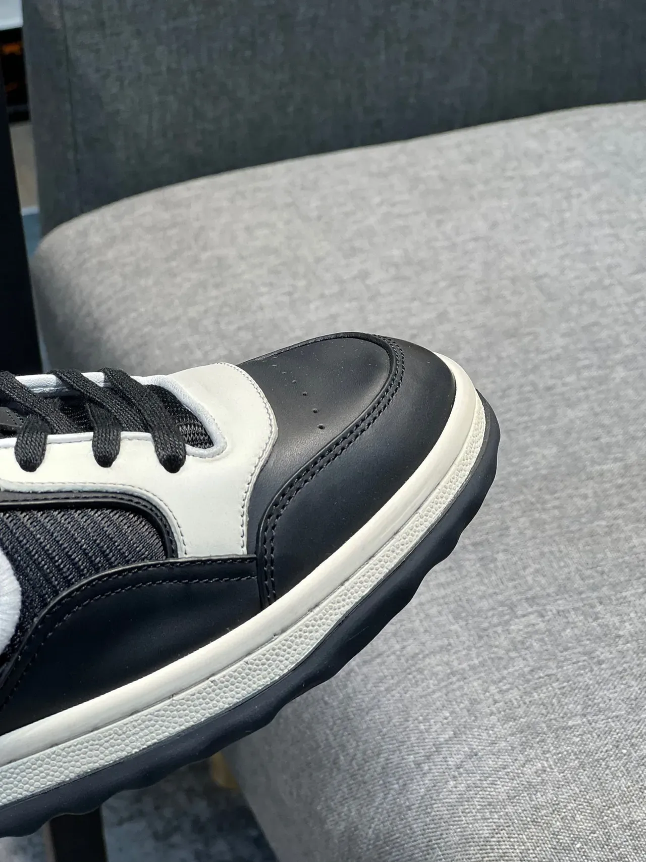 Gucci Tennis 1977 Black and White Lifestyle Sneakers 3