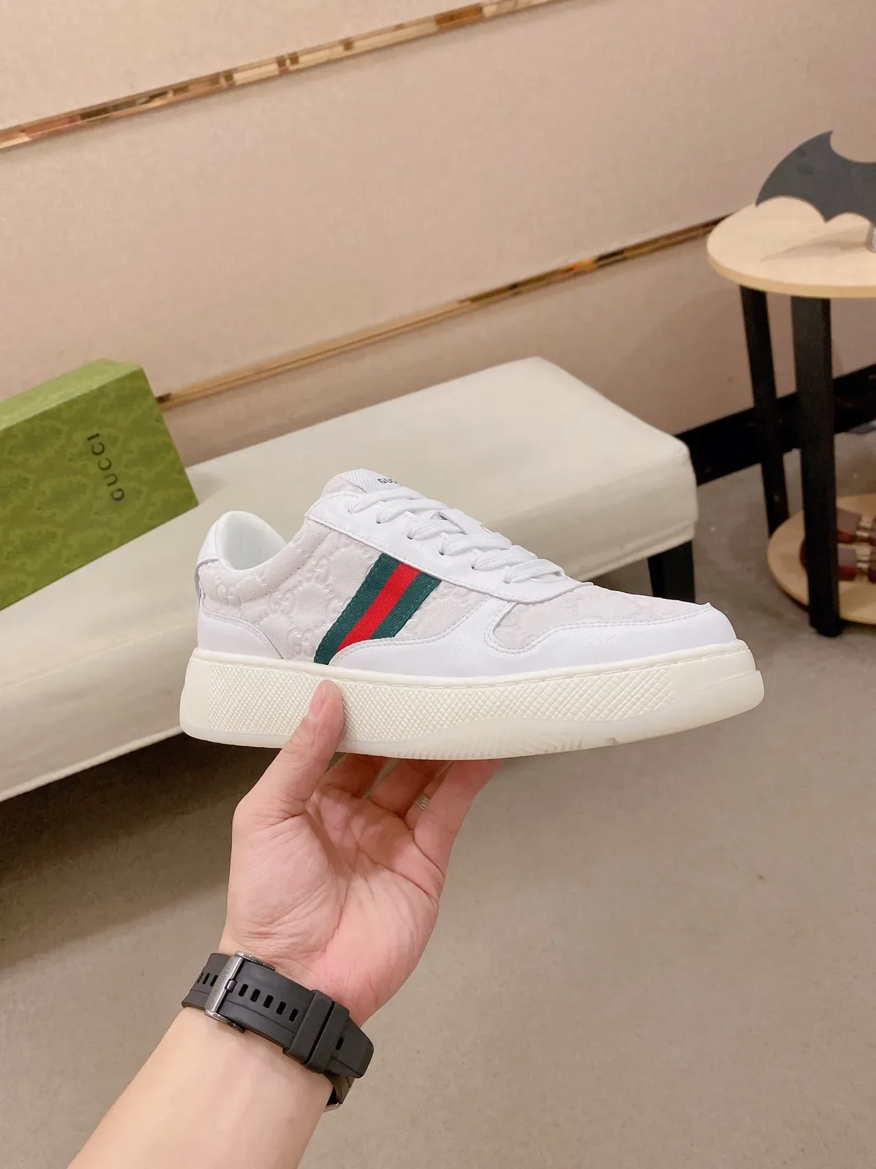 Gucci Tennis 1977 Sneakers Lifestyle Blanc Vert Rouge Web 4