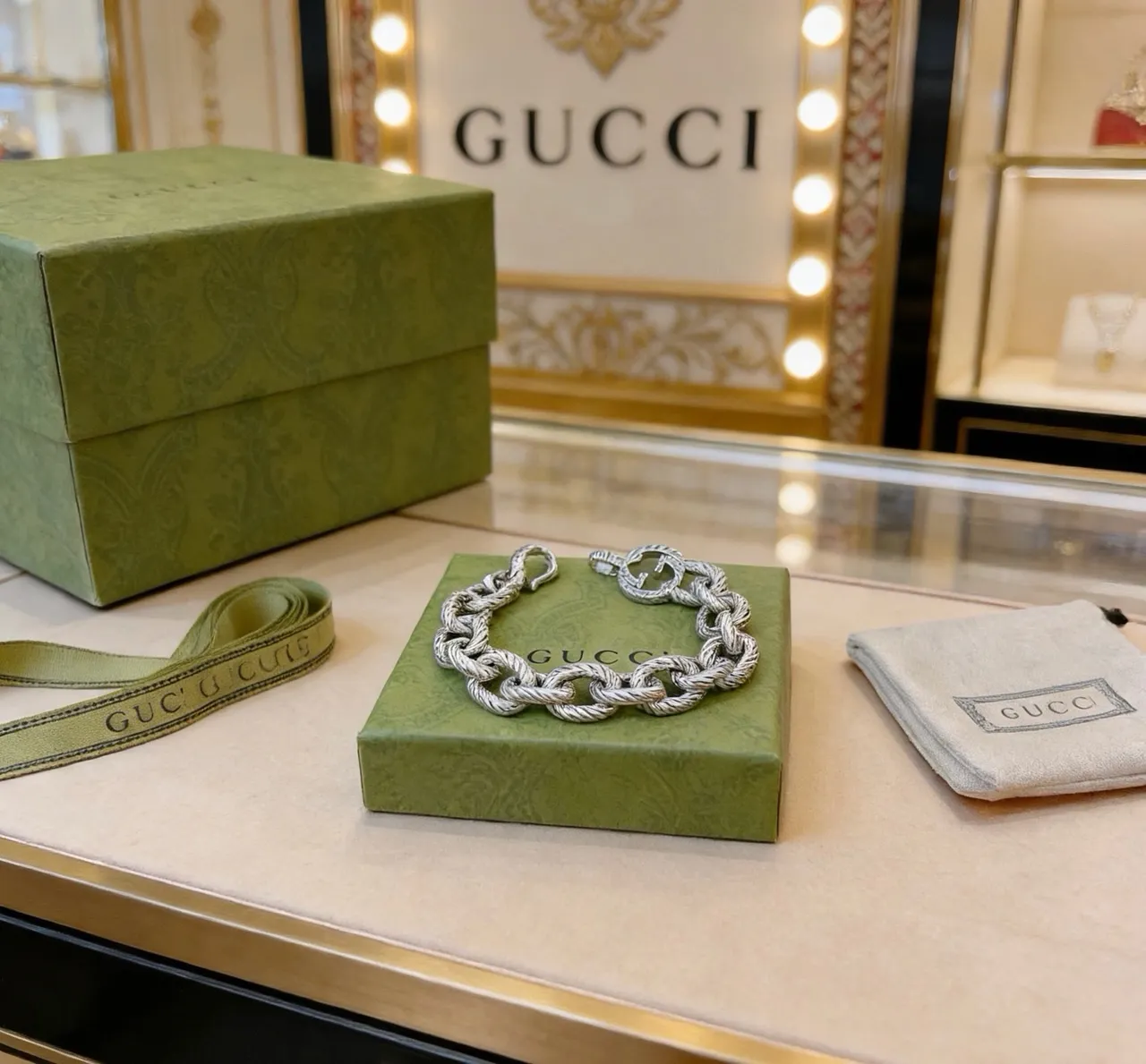 Gucci Twisted Chain Silver Rope-Link Engraved Leaf Motif Bracelet 5