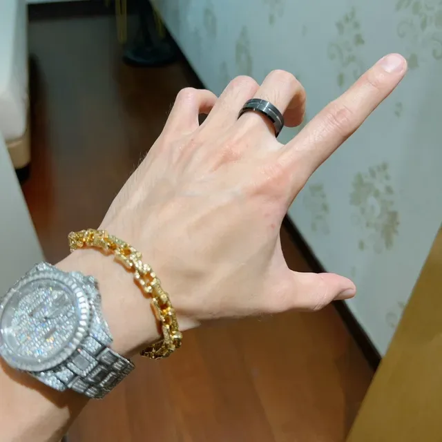 Gucci Two-Tone Black and Silver Engraved Ring 5