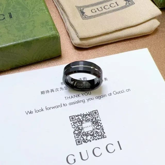 Gucci Two-Tone Black and Silver Engraved Ring 7