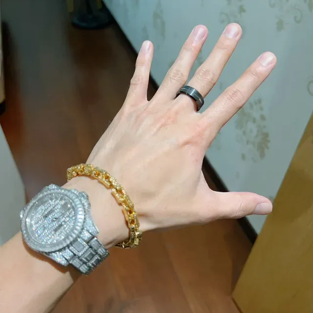 Gucci Two-Tone Black and Silver Engraved Ring 8