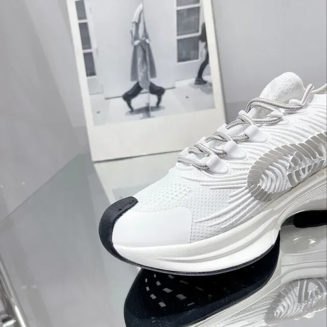 Gucci White Black Mesh-Knit Upper Sculpted Layered Midsole Lifestyle Sneakers 5