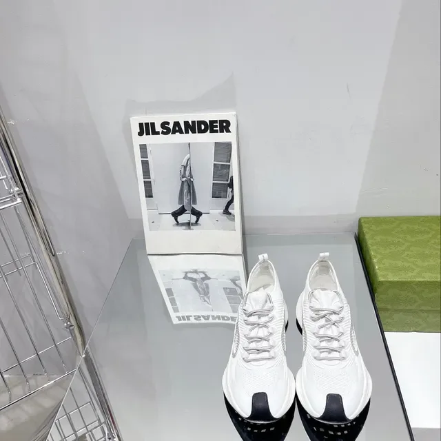 Gucci White Black Mesh-Knit Upper Sculpted Layered Midsole Lifestyle Sneakers 9