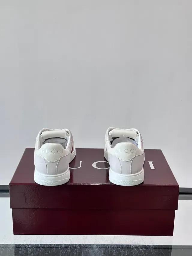 Gucci White Green Low-Top Web Stripe Detail Lifestyle Sneakers 3