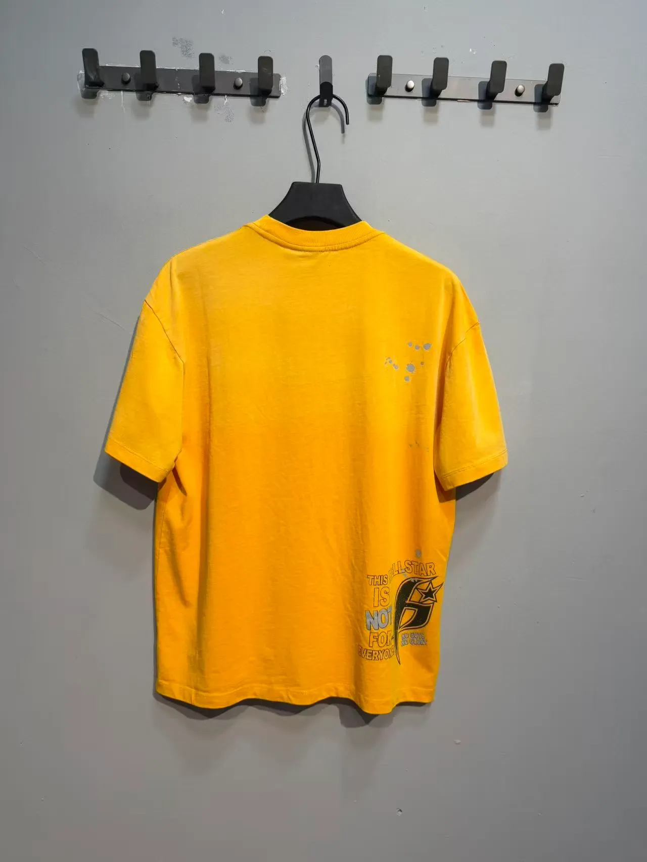 Camiseta oversized amarilla con estampado gráfico Hellstar 6