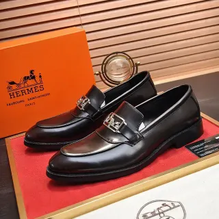 Hermès Loafer Couro Polido Preto e Dourado com Fivela H de Metal