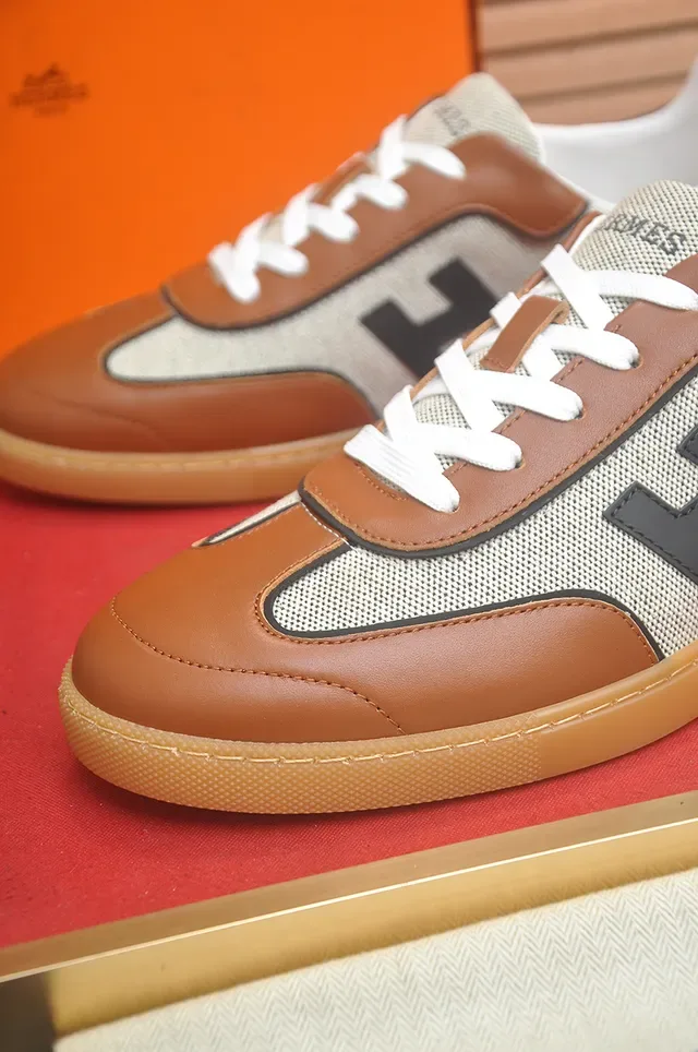 Hermès H Logo tênis bege marrom preto goma tênis lifestyle 2
