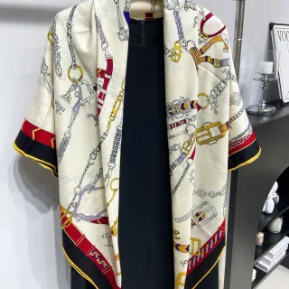 Hermès Le Cheval 骑士图案 奶油黄色 丝绸围巾