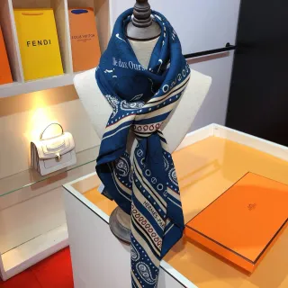 Hermès Marino Beige Impreso Motivo Náutico Doble Cara Seda Bufanda