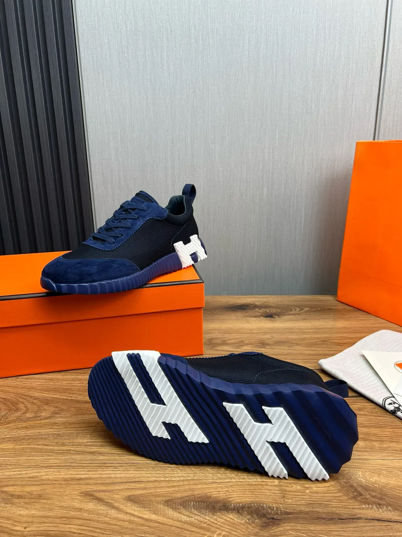Hermès Daim Navy White Et Maille Empeigne Sculptée Rigide Semelle Caoutchouc Lifestyle Sneakers 9