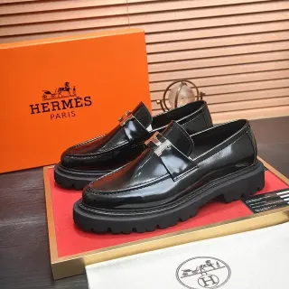 Hermès Oran Negro Cuero Patentado Brillante Mocasin con Hebilla H y Hardware
