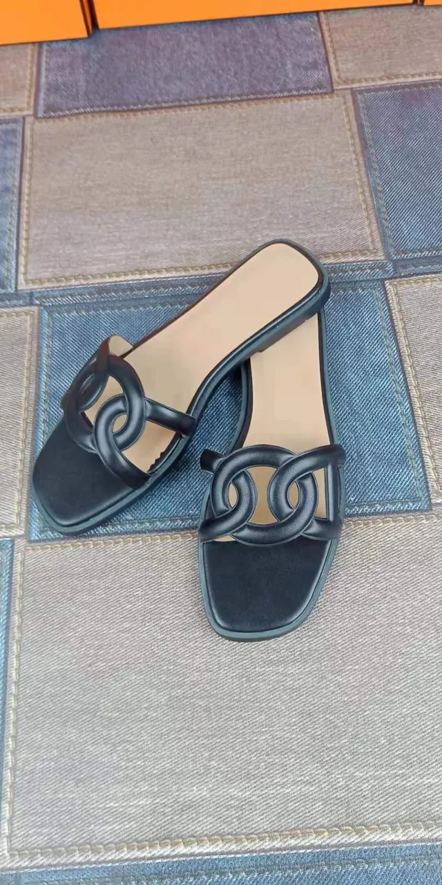 Hermès Oran Black Interlocking H Strap Slippers 2
