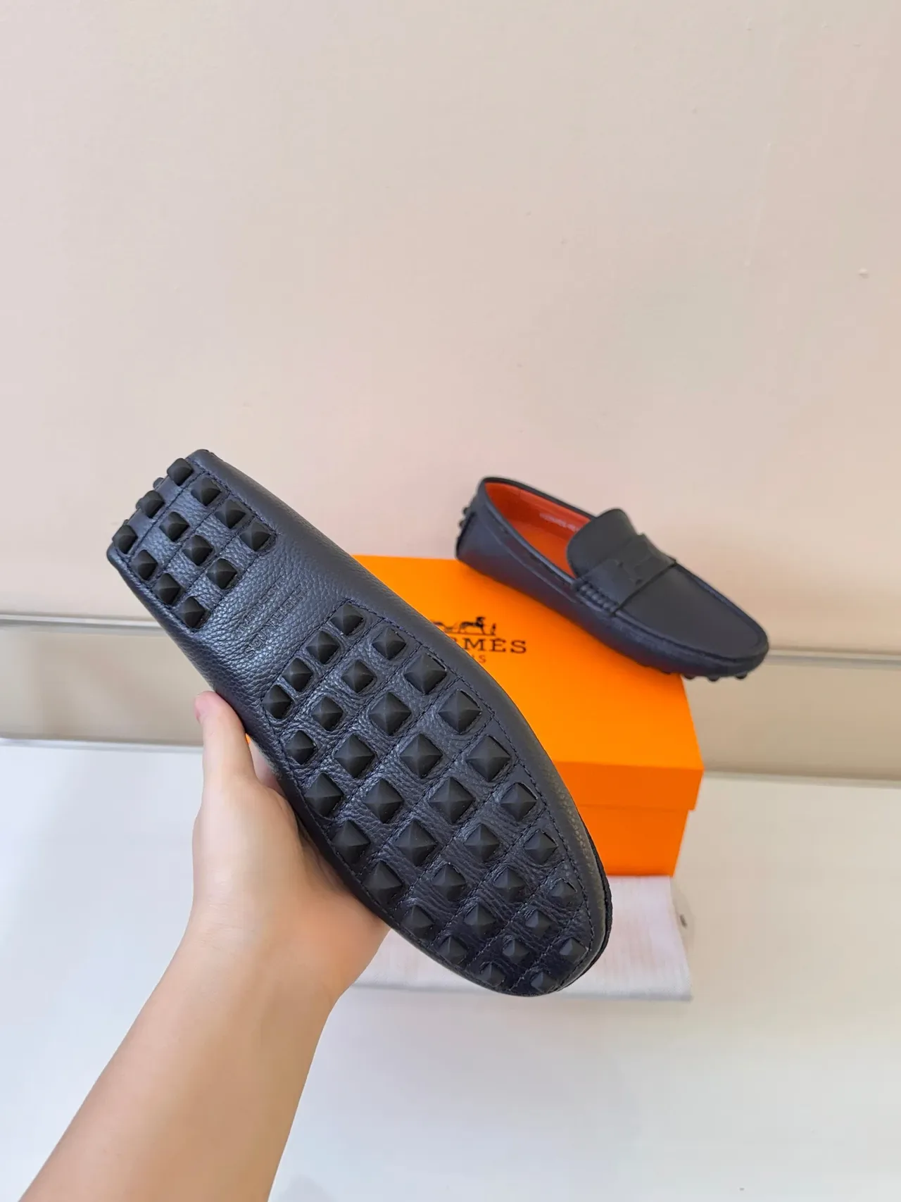 Hermès Oran Loafer Couro Preto Laranja Pebbled Borda Trançada 5