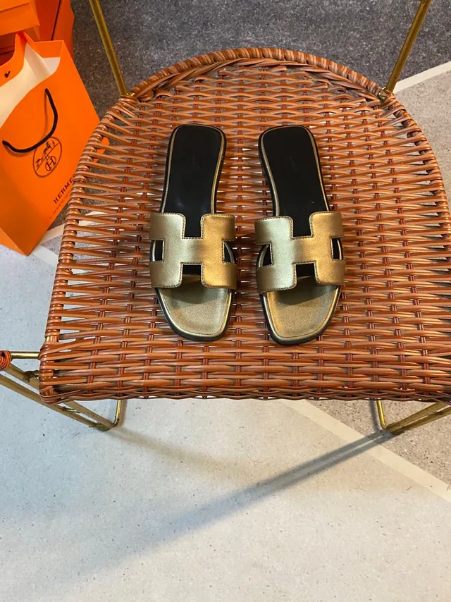 Hermès Oran Gold Leather H-Strap Slippers 3