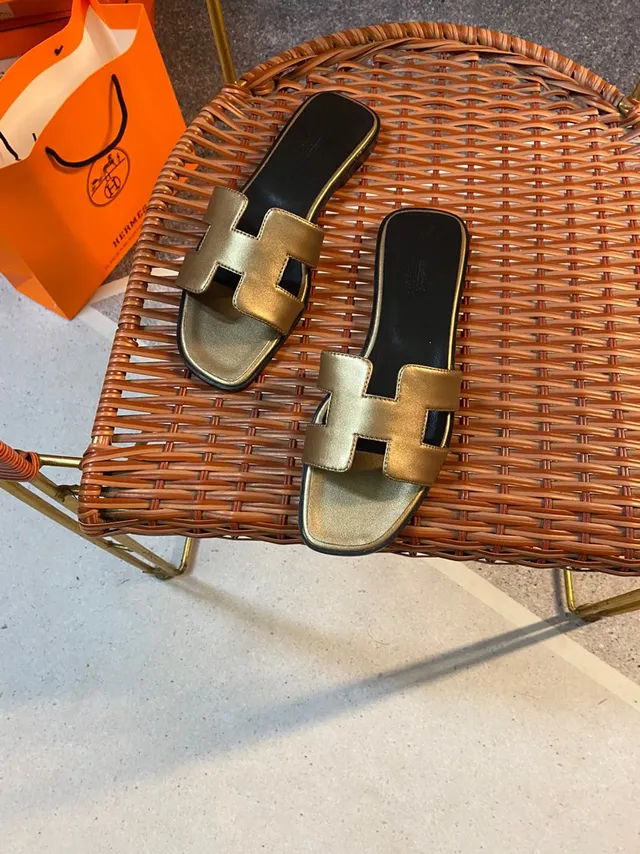 Hermès Oran Gold Leather H-Strap Slippers 5
