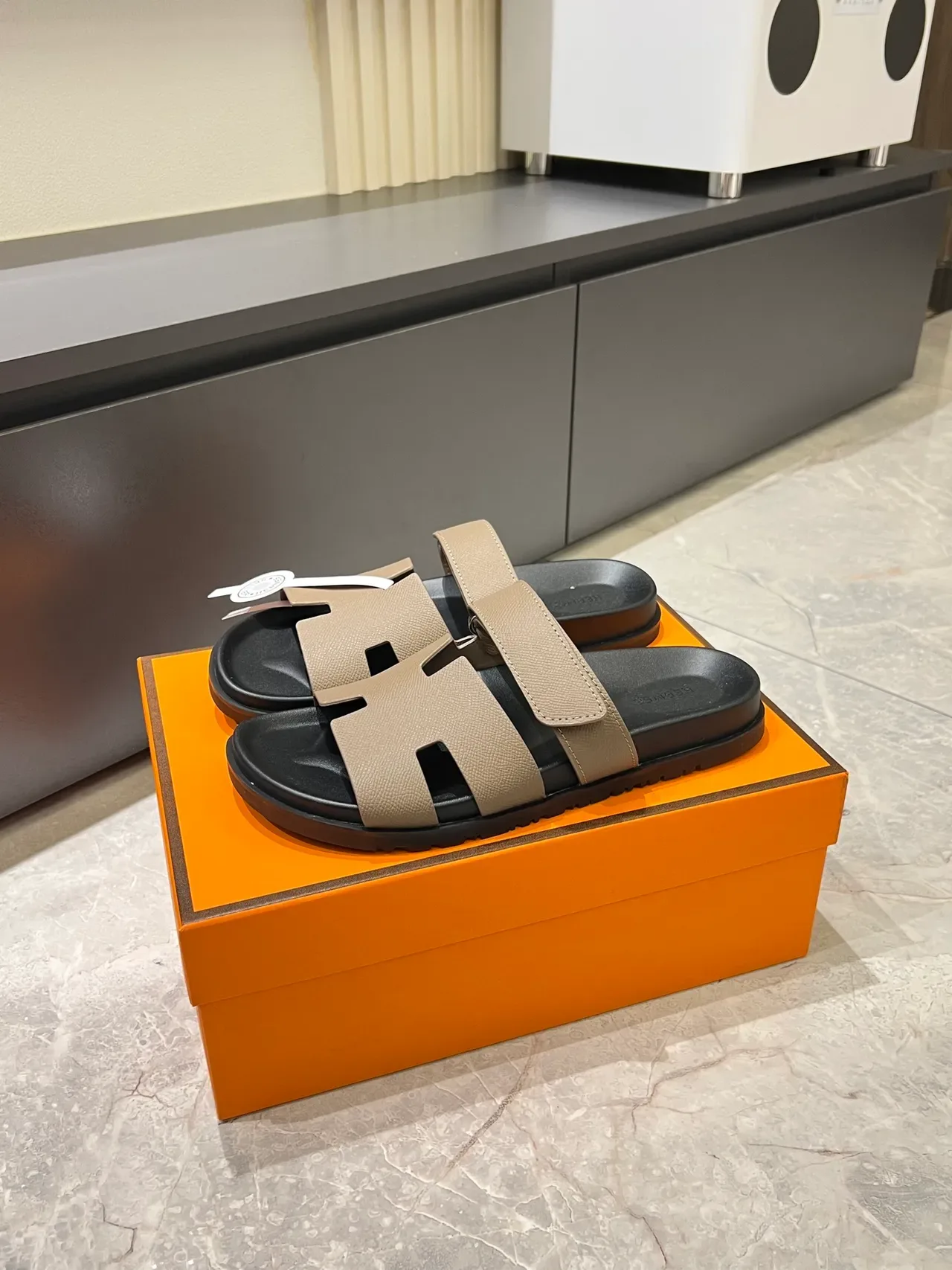 Hermès Oran H-Strap Leather Slide Slippers 18
