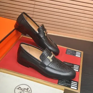 Hermès Oran Mocassim Couro Preto Embossado Croc Toe Fivela H Ouro