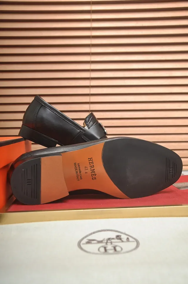 Hermès Oran Mocassin Cuir Noir Embossé Crocodile Orteile Boucle H Or 4