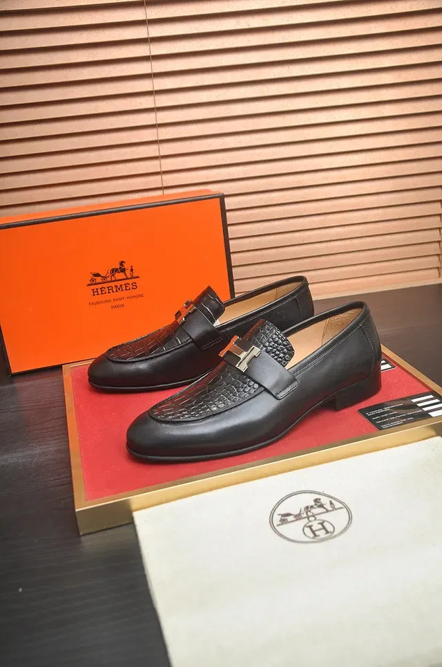 Hermès Oran Mocassin Cuir Noir Embossé Crocodile Orteile Boucle H Or 5