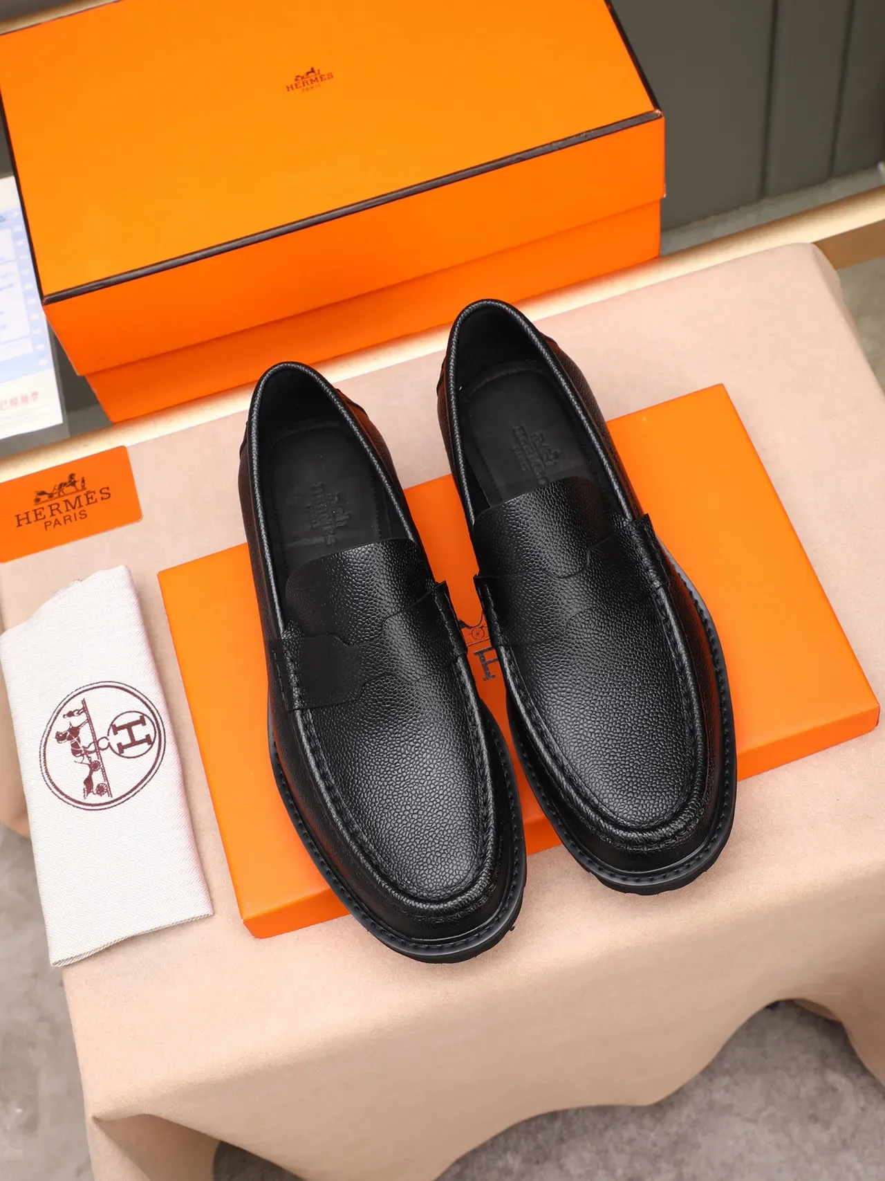 Hermès Oran Moc-Toe Loafer Preto Couro Pebbled 2