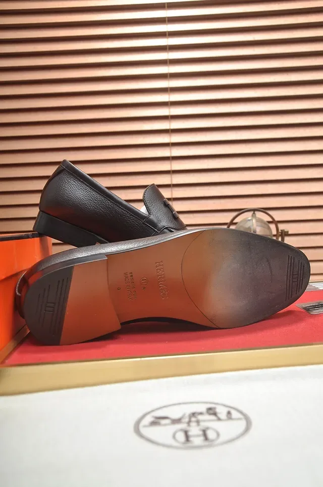 Hermès Oran Loafer Couro Pebbled Marrom Escuro 3