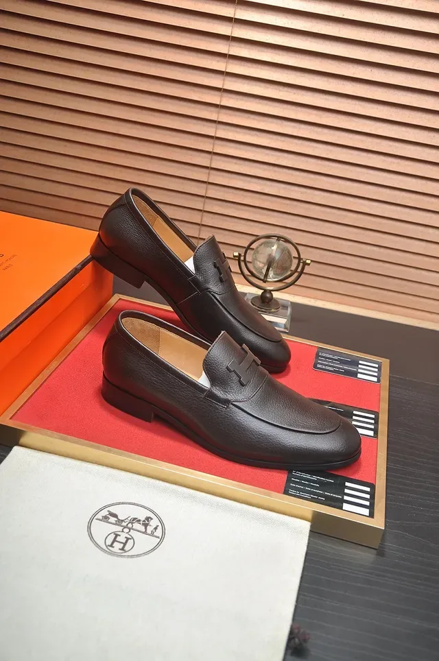 Hermès Oran Loafer Couro Pebbled Marrom Escuro 4