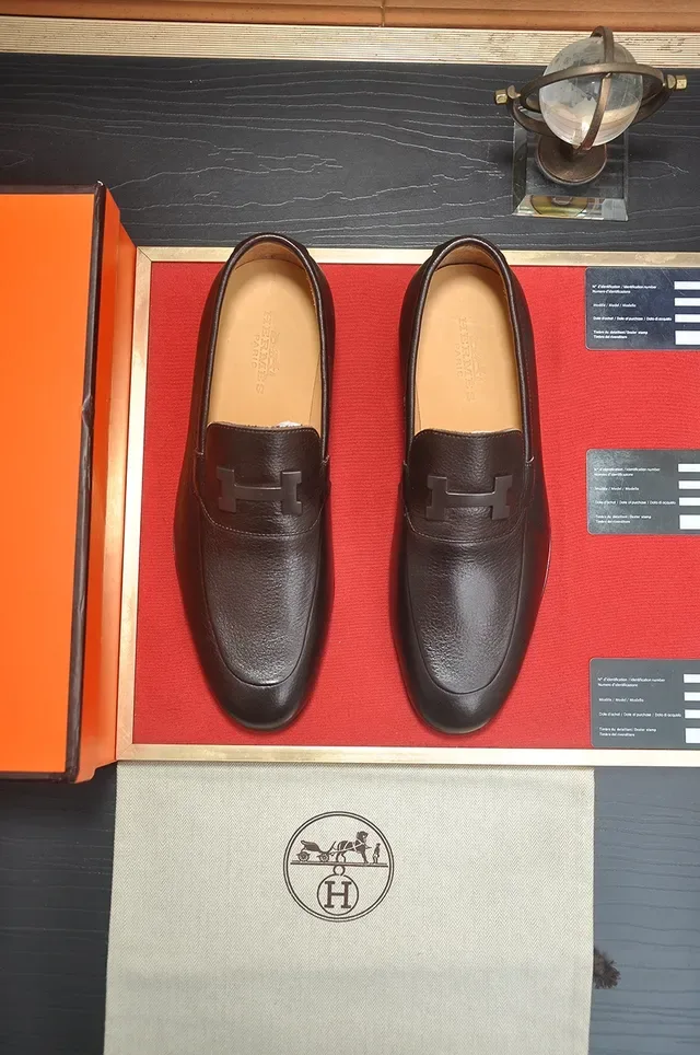 Hermès Oran Loafer Couro Pebbled Marrom Escuro 5