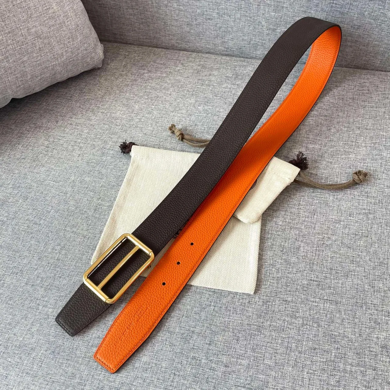 Hermès Twin Buckle Reversible Ceinture en cuir noir et orange réversible 3