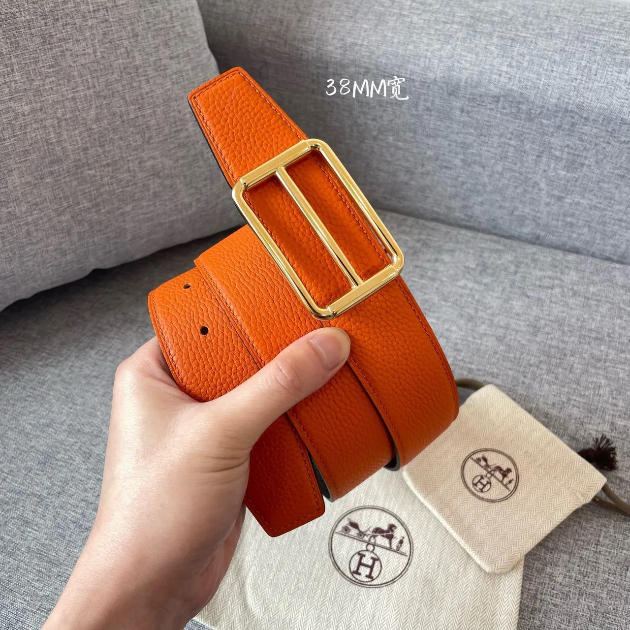 Hermès Twin Buckle Reversible Ceinture en cuir noir et orange réversible 5