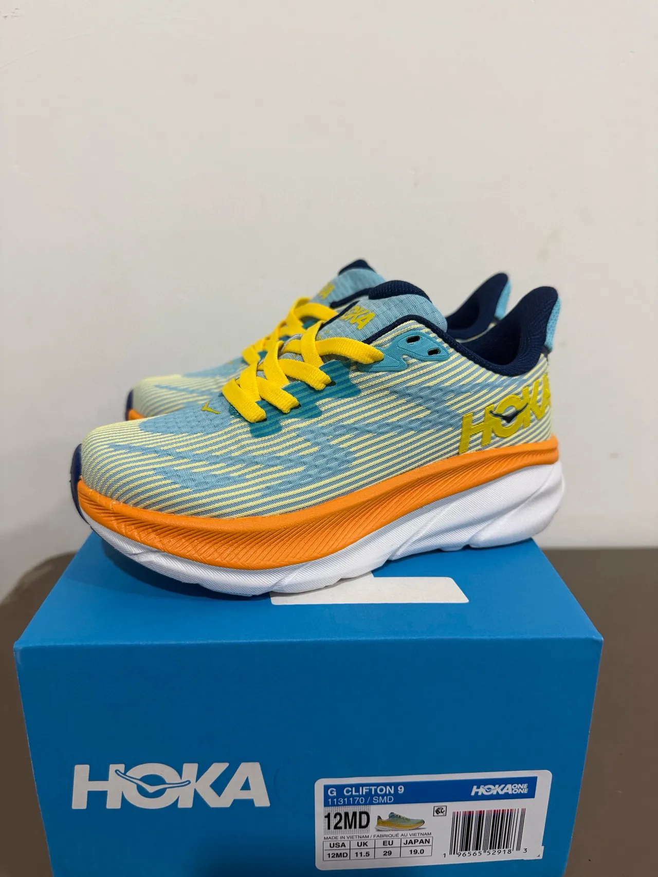 Hoka Clifton Pink White الجزء العلوي من الشبكة المصممة الحاجز اللوني التدريجي أحذية الجري 2