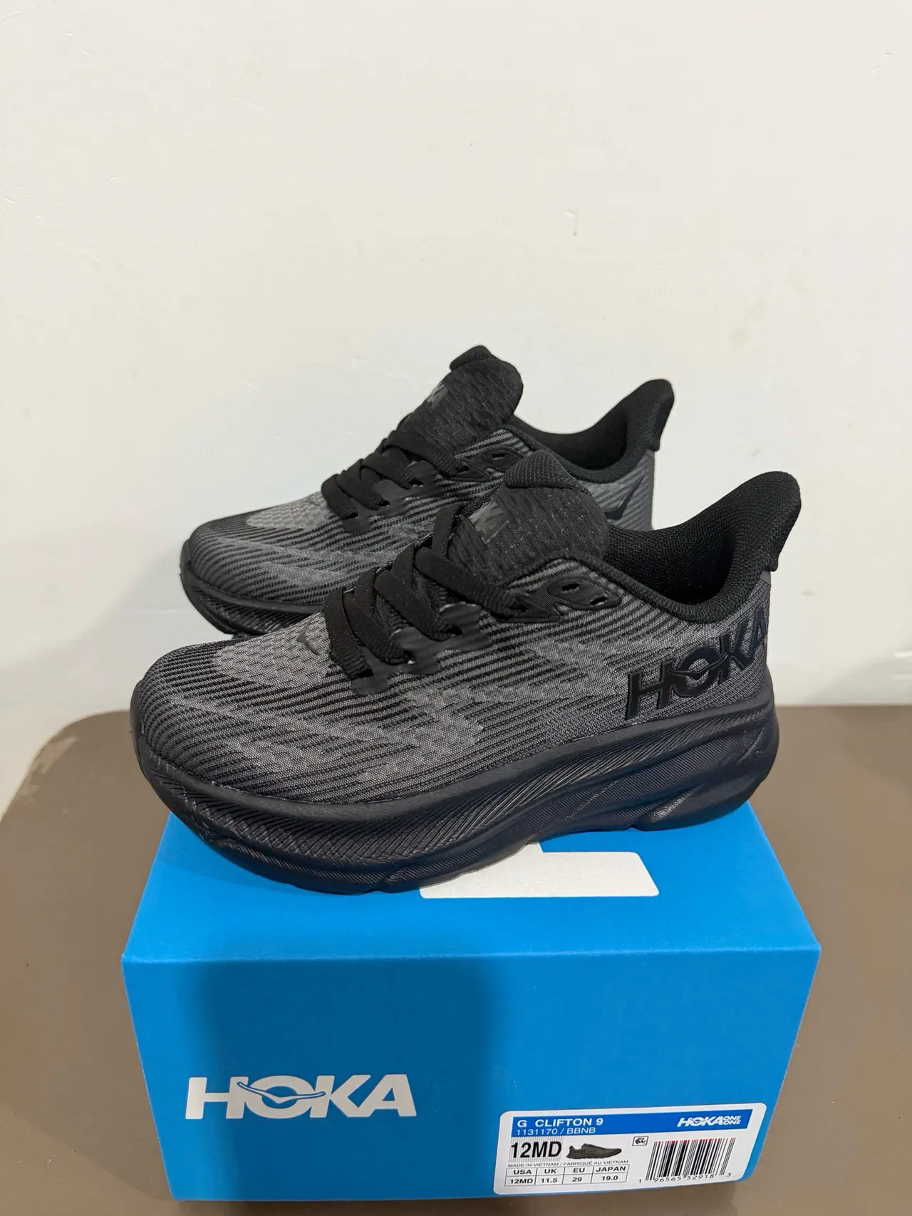 Hoka Clifton Pink White الجزء العلوي من الشبكة المصممة الحاجز اللوني التدريجي أحذية الجري 4