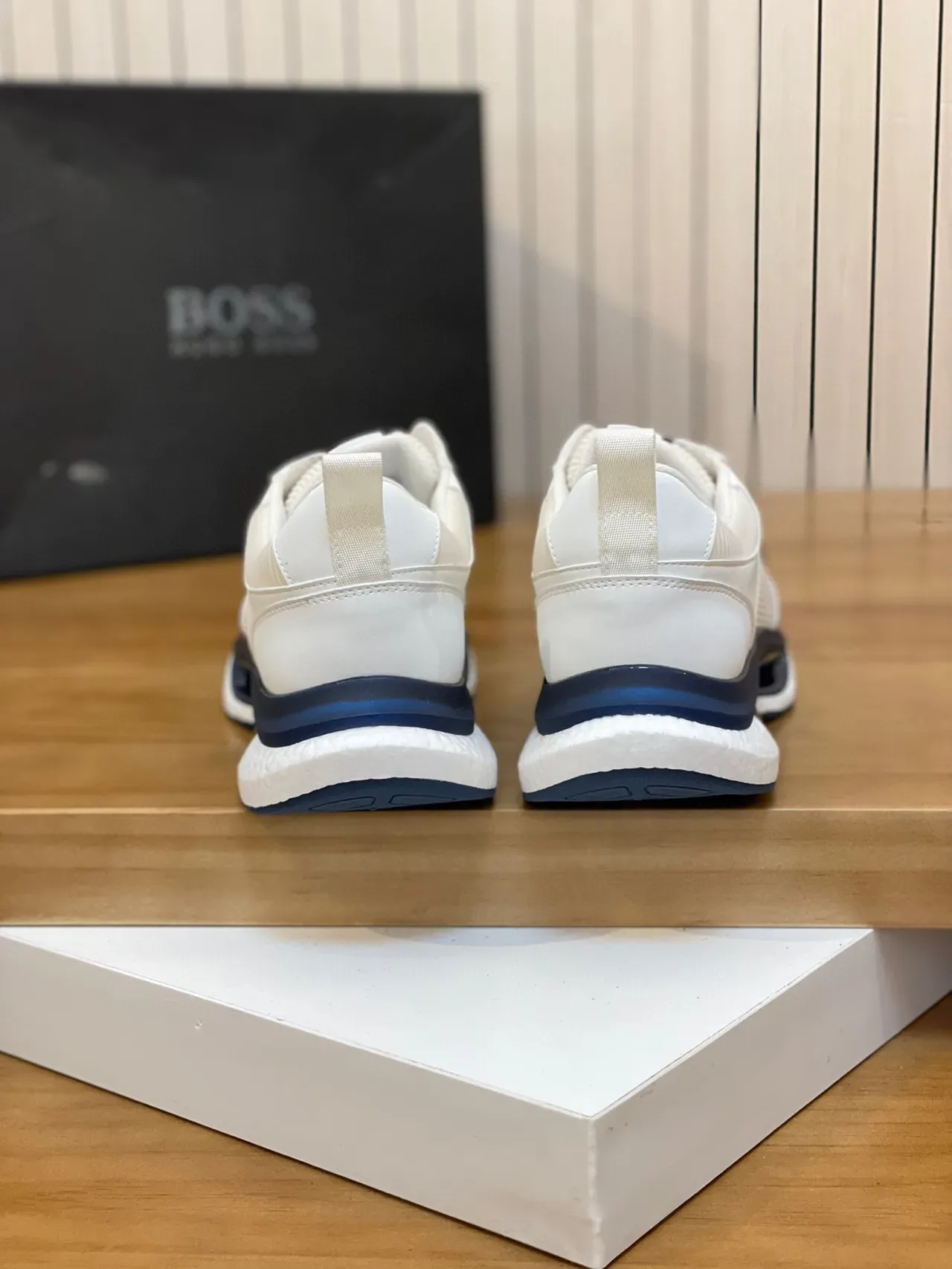 Hugo Boss Beige Navy Sneakers à tige en textile ribbed avec overlays en cuir blanc 8