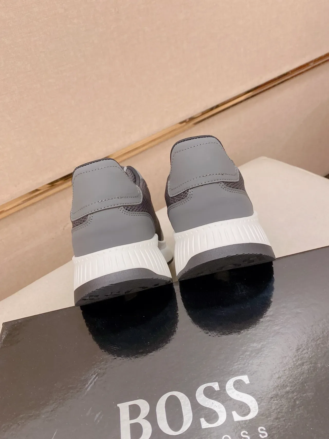 Hugo Boss Chaussures Lifestyle Gris Blanc Tige Maille Empiècements Synthétiques 3