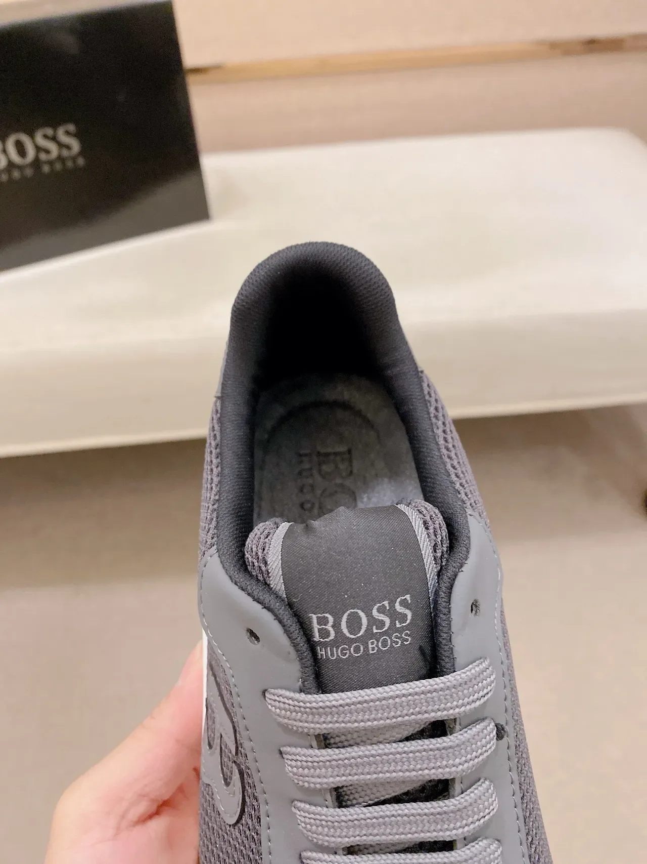 Hugo Boss Chaussures Lifestyle Gris Blanc Tige Maille Empiècements Synthétiques 4