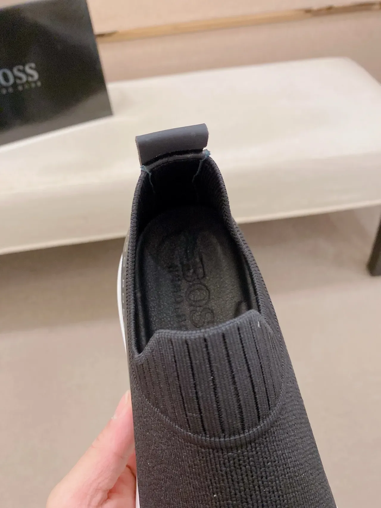 Hugo Boss Sneaker Lifestyle Gris et Blanc en Maille Slip-On 4