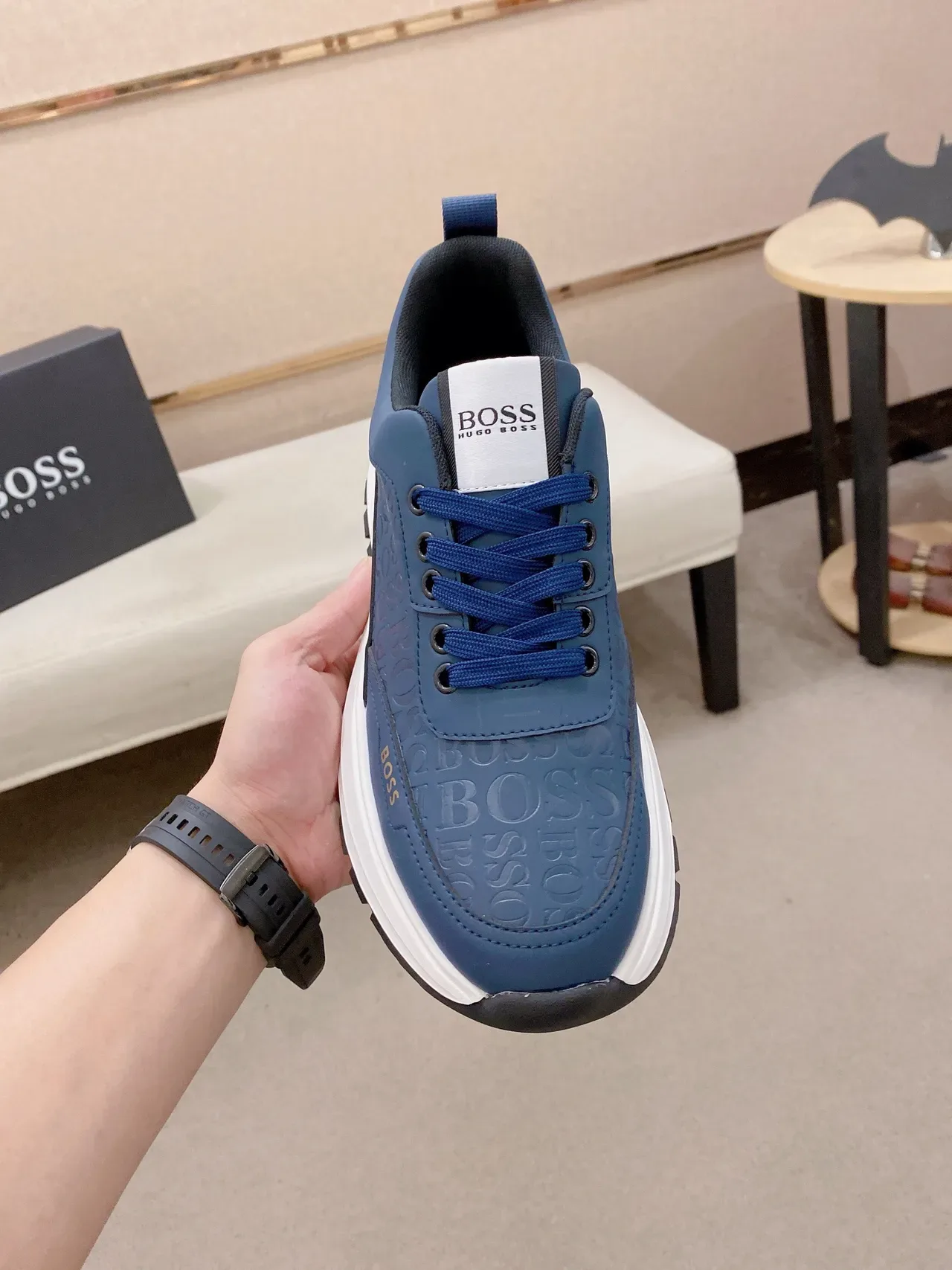 Hugo Boss Sneakers Lifestyle color Navy White avec motif logo embossé, semelle midsole chunky layered 2