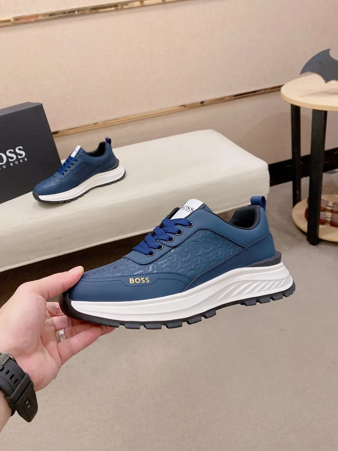 Hugo Boss Sneakers Lifestyle color Navy White avec motif logo embossé, semelle midsole chunky layered 3