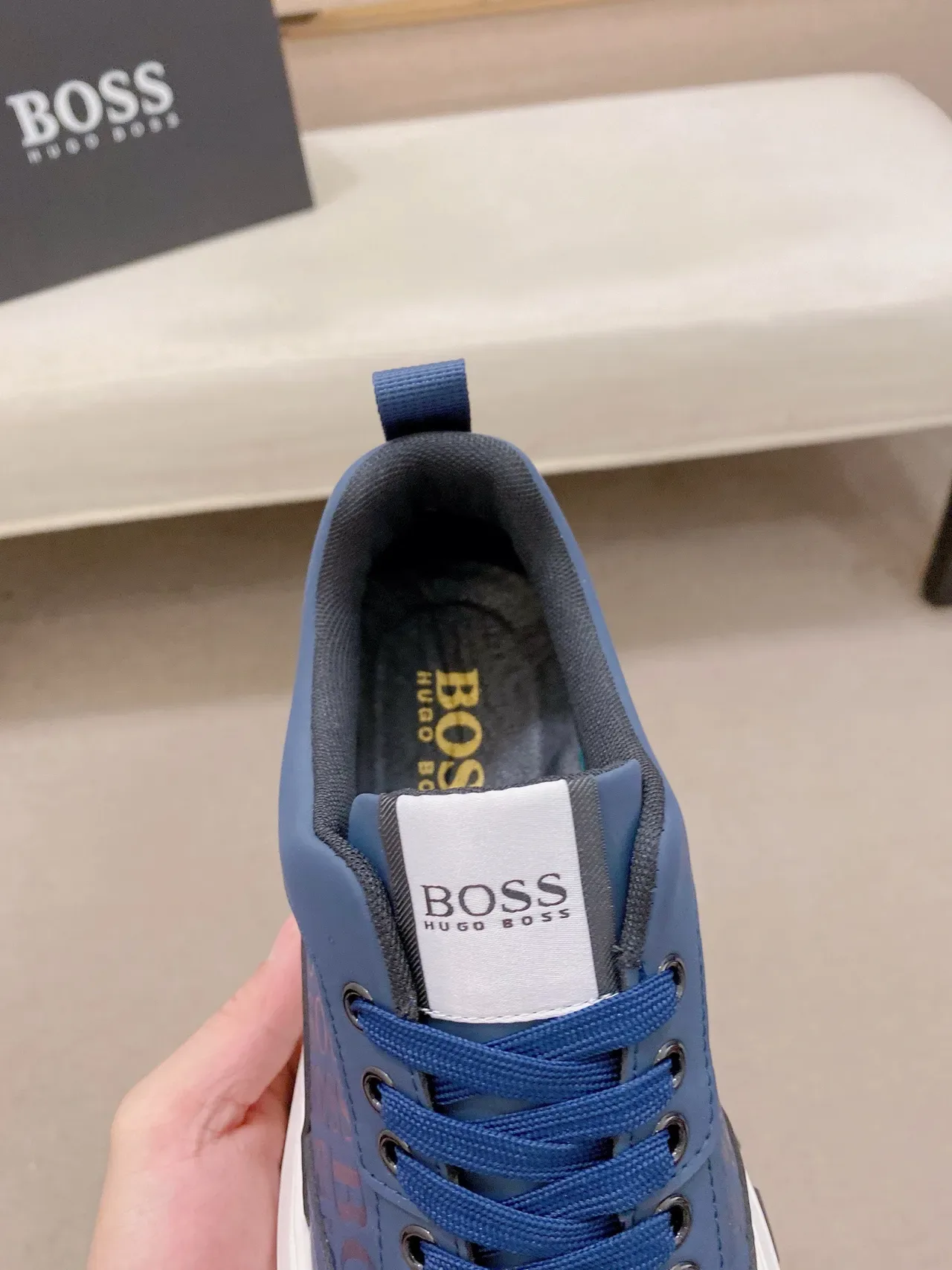 Hugo Boss Sneakers Lifestyle color Navy White avec motif logo embossé, semelle midsole chunky layered 6