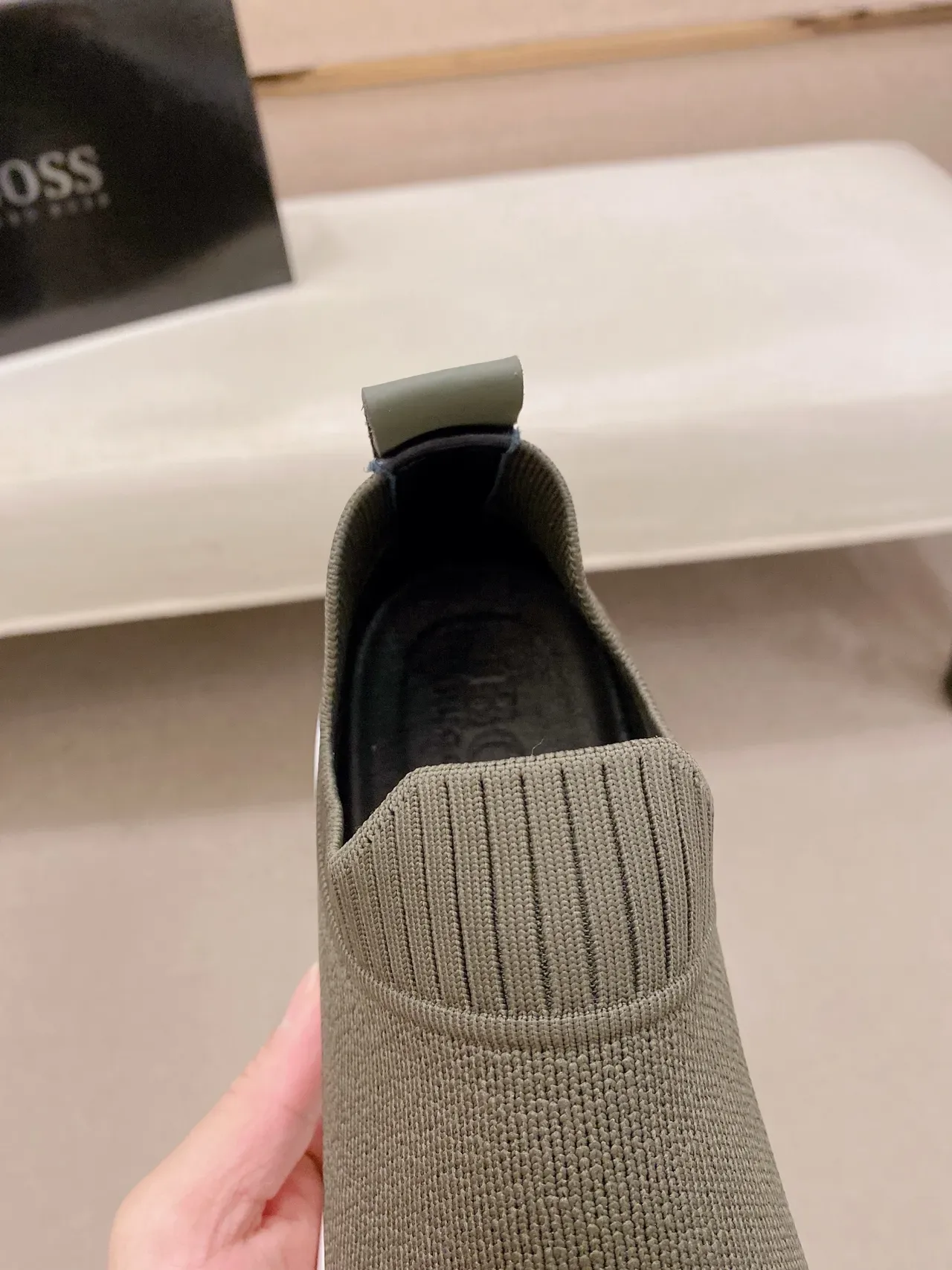 Hugo Boss chaussure slip-on tricotée vert olive sneaker lifestyle 3